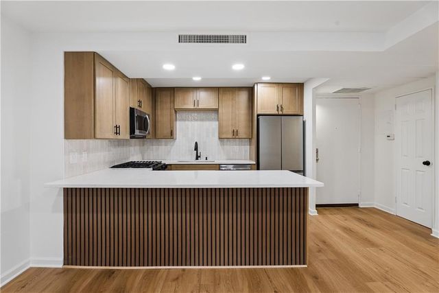 2965 Pharr Court South NW 118, Atlanta, GA 30305