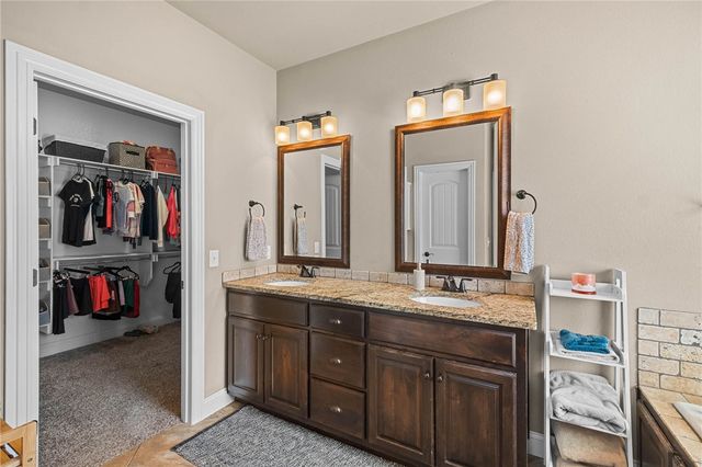 1261 Chattie Drive, Centerton, AR 72719