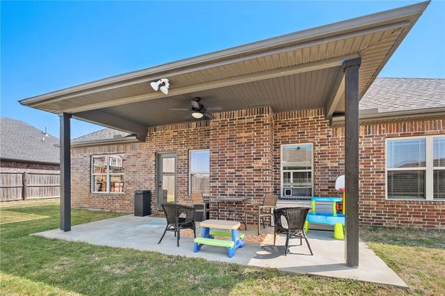 1261 Chattie Drive, Centerton, AR 72719