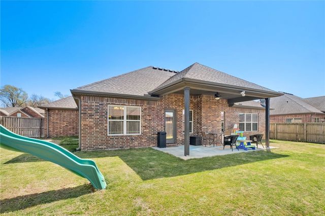 1261 Chattie Drive, Centerton, AR 72719