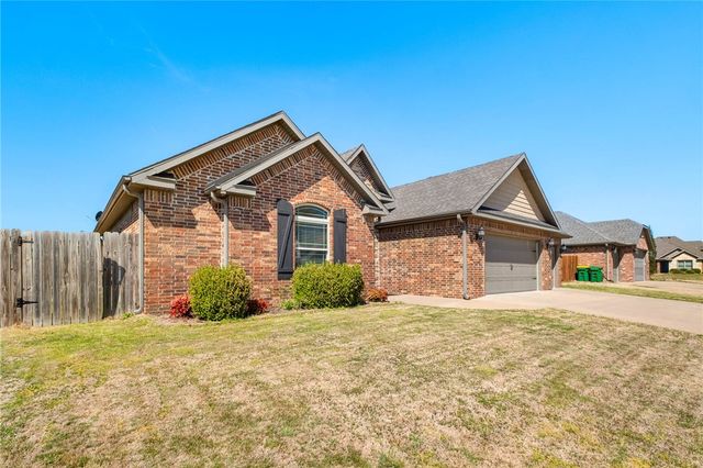 1261 Chattie Drive, Centerton, AR 72719