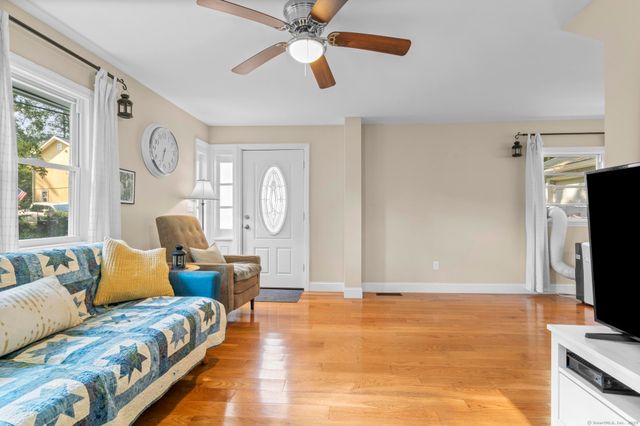 21 Farview Drive, Newtown, CT 06482