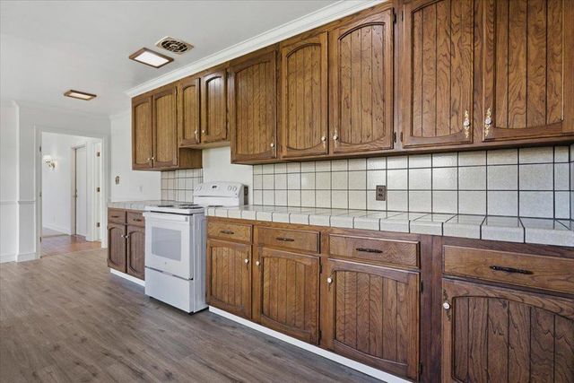 915 Berry Avenue, Los Altos, CA 94024