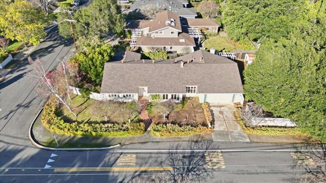 915 Berry Avenue, Los Altos, CA 94024
