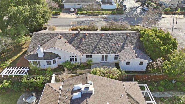 915 Berry Avenue, Los Altos, CA 94024