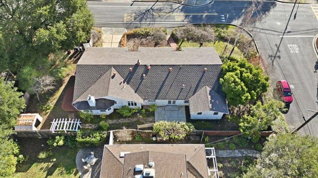 915 Berry Avenue, Los Altos, CA 94024