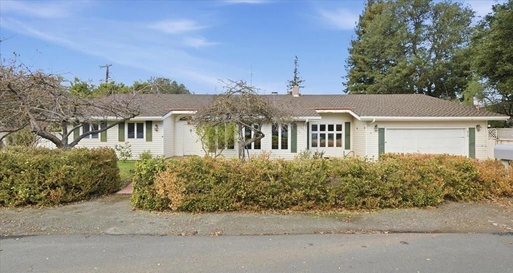 915 Berry Avenue, Los Altos, CA 94024