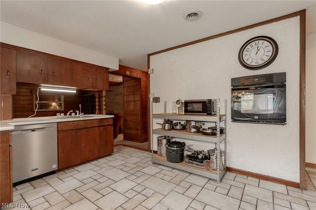 10051 Chardon Road, Chardon, OH 44024