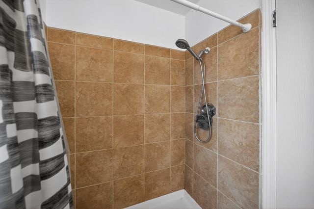 6635 Spoerriwood Ct, Sacramento, CA 95828