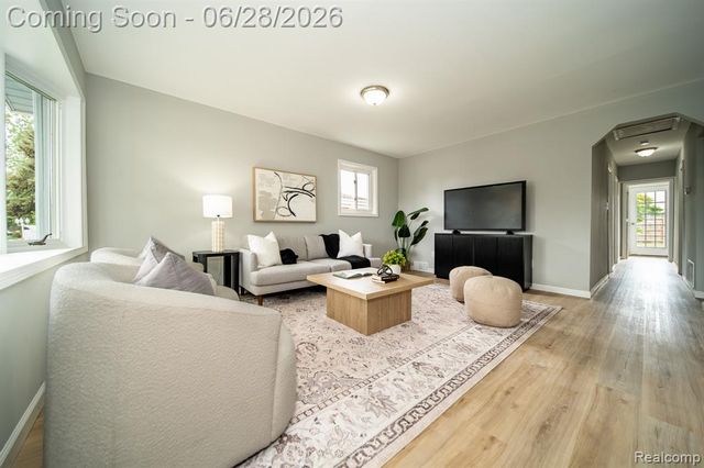15646 Selwyn Street, Southgate, MI 48195