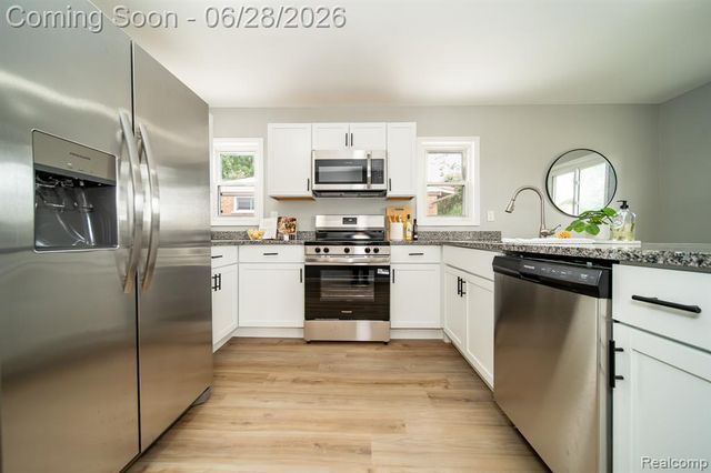 15646 Selwyn Street, Southgate, MI 48195