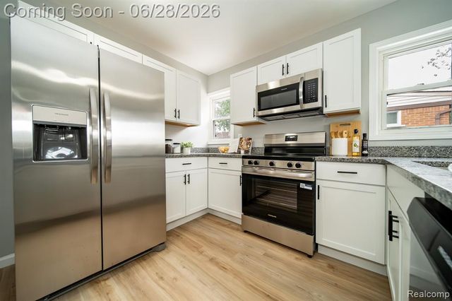 15646 Selwyn Street, Southgate, MI 48195