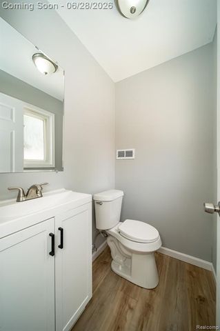 15646 Selwyn Street, Southgate, MI 48195