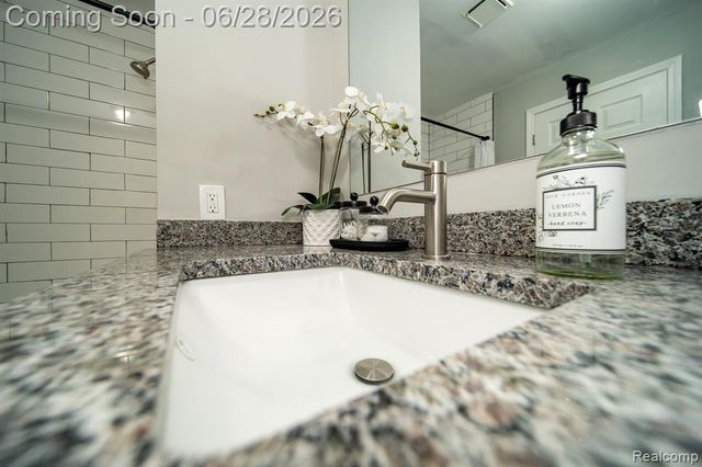15646 Selwyn Street, Southgate, MI 48195