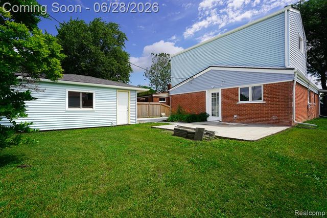 15646 Selwyn Street, Southgate, MI 48195