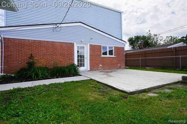 15646 Selwyn Street, Southgate, MI 48195