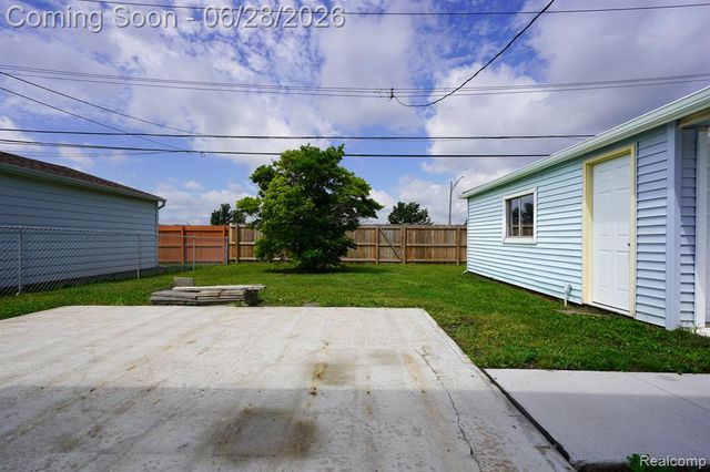 15646 Selwyn Street, Southgate, MI 48195