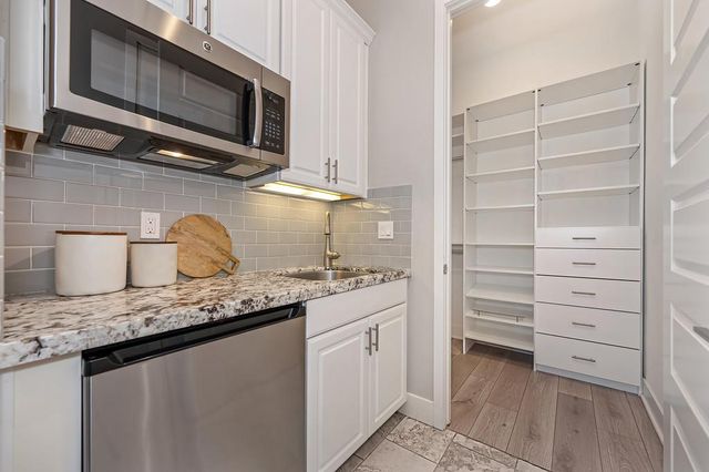 4000 Don River Ln, Sacramento, CA 95834