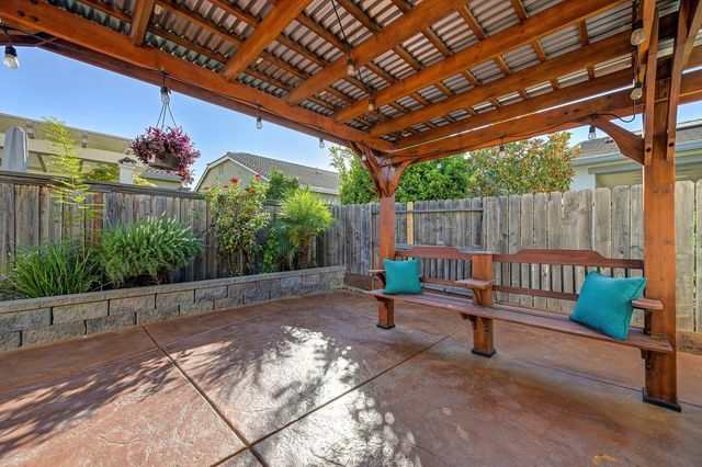 4000 Don River Ln, Sacramento, CA 95834