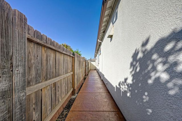 4000 Don River Ln, Sacramento, CA 95834
