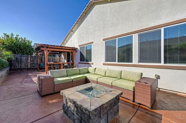 4000 Don River Ln, Sacramento, CA 95834