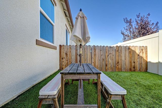 4000 Don River Ln, Sacramento, CA 95834