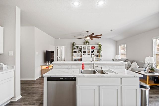 7146 Woodsgate Cove, Alexander, AR 72002