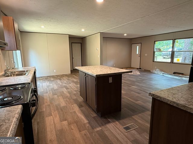 166 Evergreen Drive, Carrollton, GA 30117