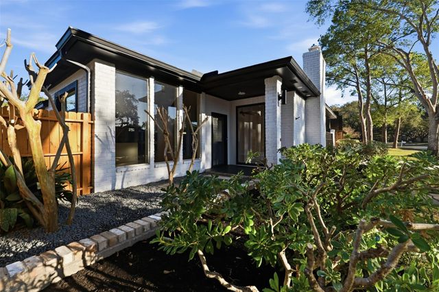 12034 Sugar Springs Drive, Houston, TX 77077