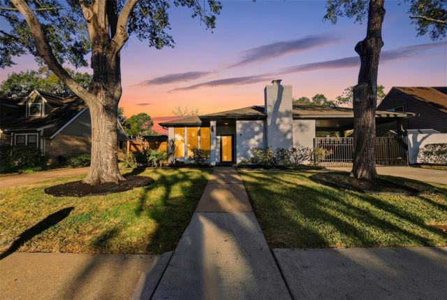 12034 Sugar Springs Drive, Houston, TX 77077