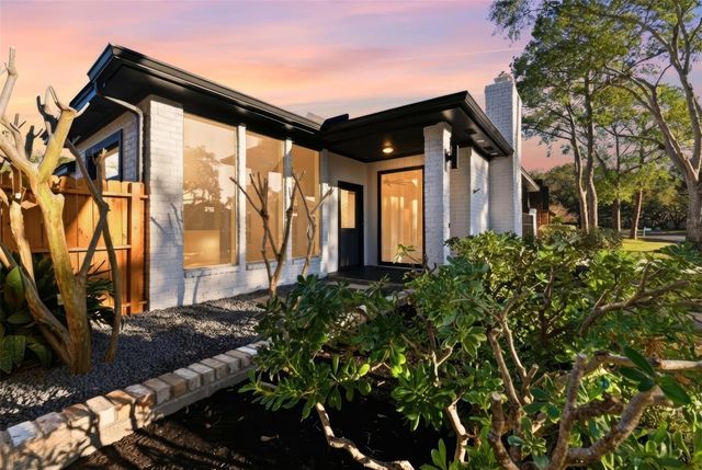 12034 Sugar Springs Drive, Houston, TX 77077