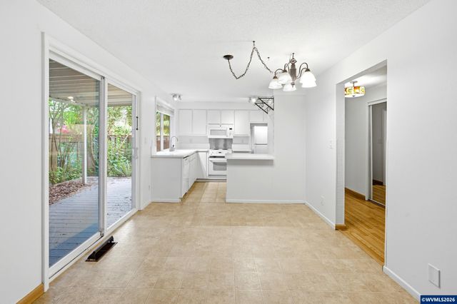 1035 Chestnut St NW, Salem, OR 97304