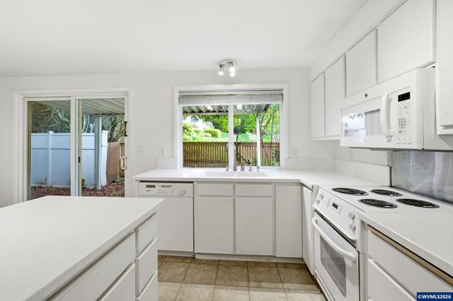 1035 Chestnut St NW, Salem, OR 97304