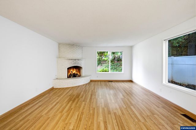 1035 Chestnut St NW, Salem, OR 97304