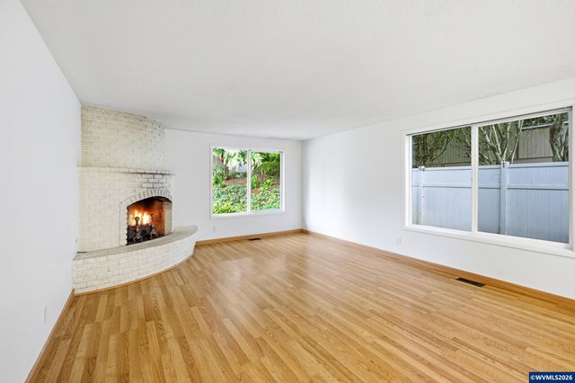 1035 Chestnut St NW, Salem, OR 97304