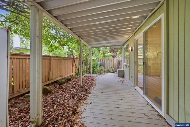 1035 Chestnut St NW, Salem, OR 97304