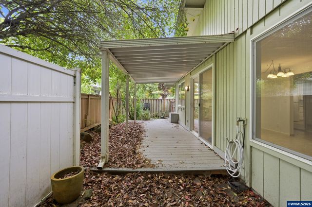 1035 Chestnut St NW, Salem, OR 97304