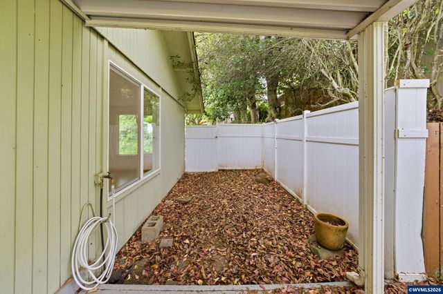 1035 Chestnut St NW, Salem, OR 97304