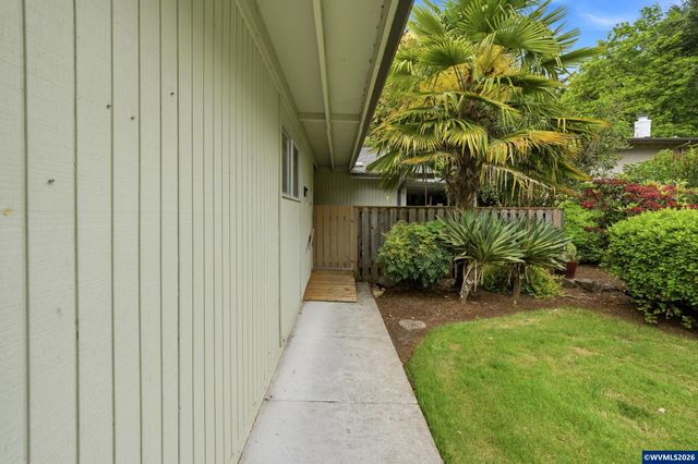 1035 Chestnut St NW, Salem, OR 97304