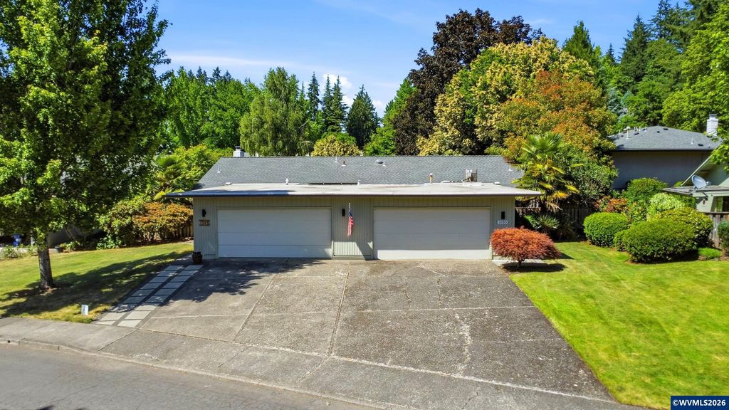 1035 Chestnut St NW, Salem, OR 97304