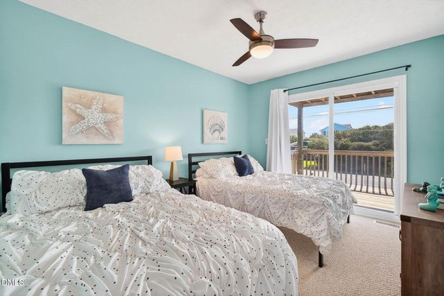 1125 S Topsail Drive, Surf City, NC 28445