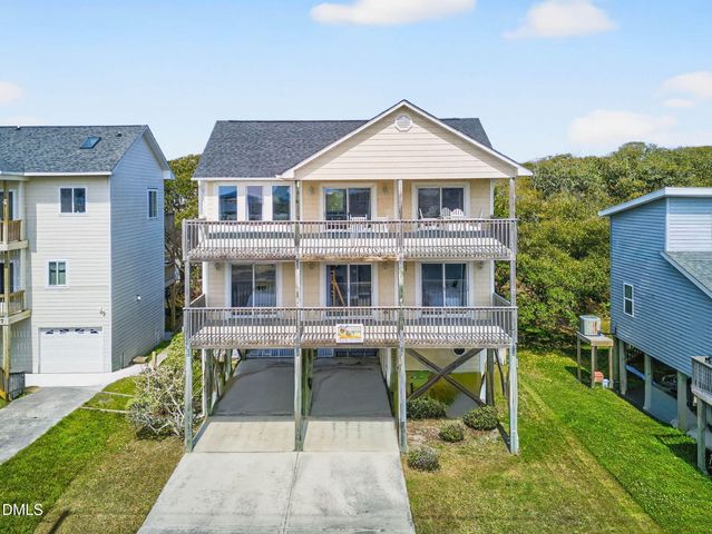 1125 S Topsail Drive, Surf City, NC 28445