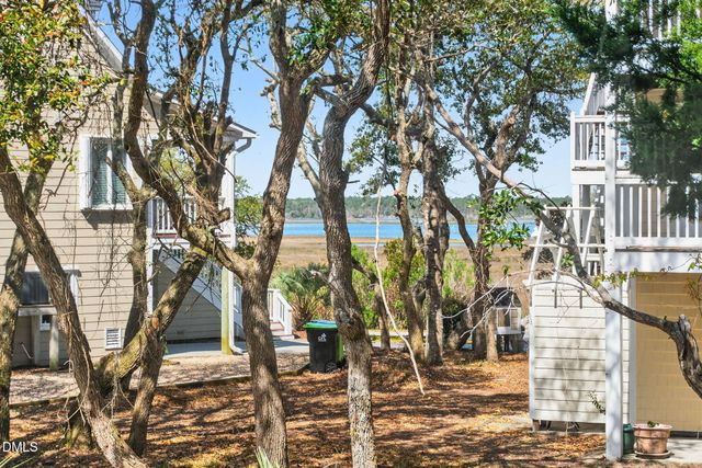 1125 S Topsail Drive, Surf City, NC 28445