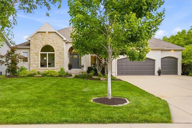 15617 Pawnee Street, Overland Park, KS 66224