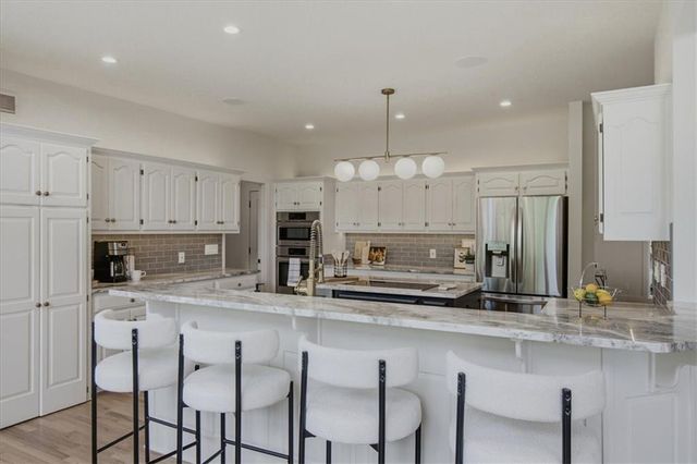 15617 Pawnee Street, Overland Park, KS 66224