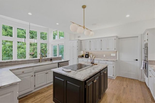 15617 Pawnee Street, Overland Park, KS 66224