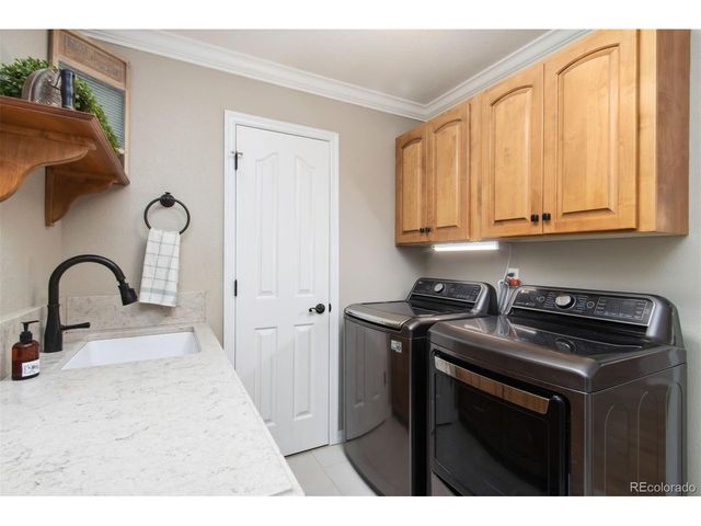 5714 Bluff Ln, Loveland, CO 80537