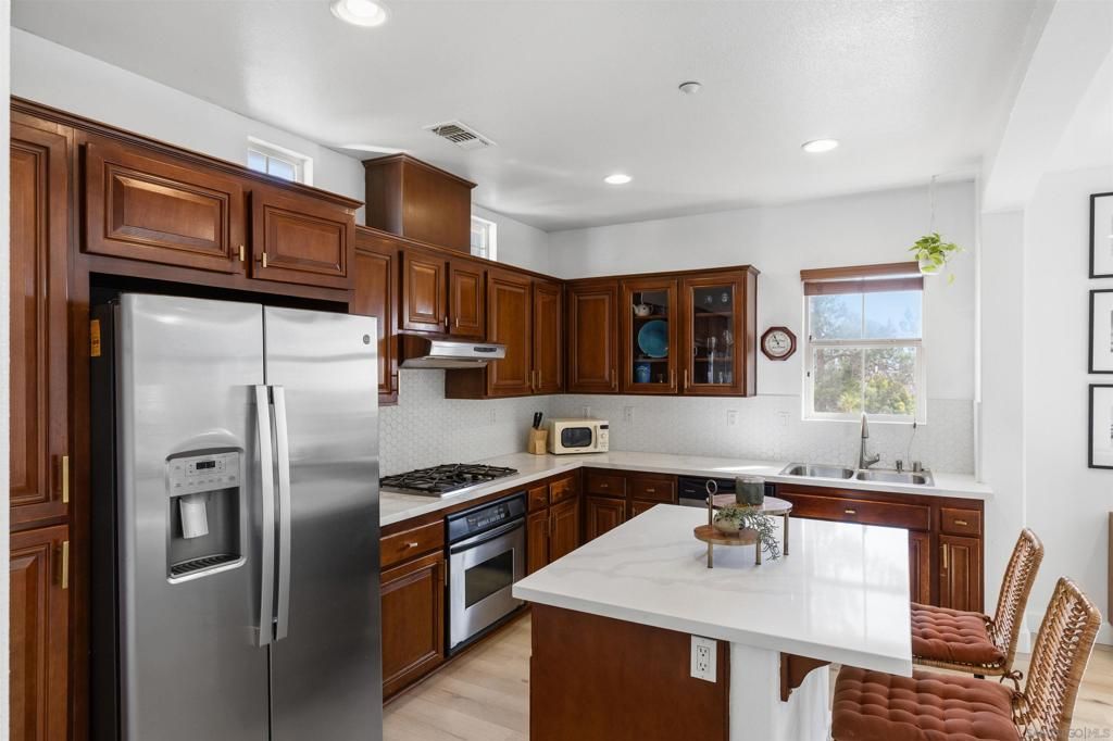 Image 10 of property listing at 2281 Huntington Point Rd 139, Chula Vista, CA 91914