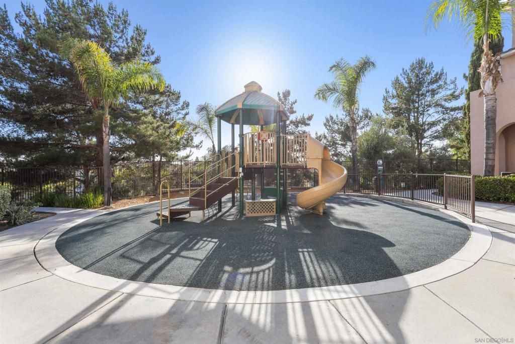 Image 32 of property listing at 2281 Huntington Point Rd 139, Chula Vista, CA 91914