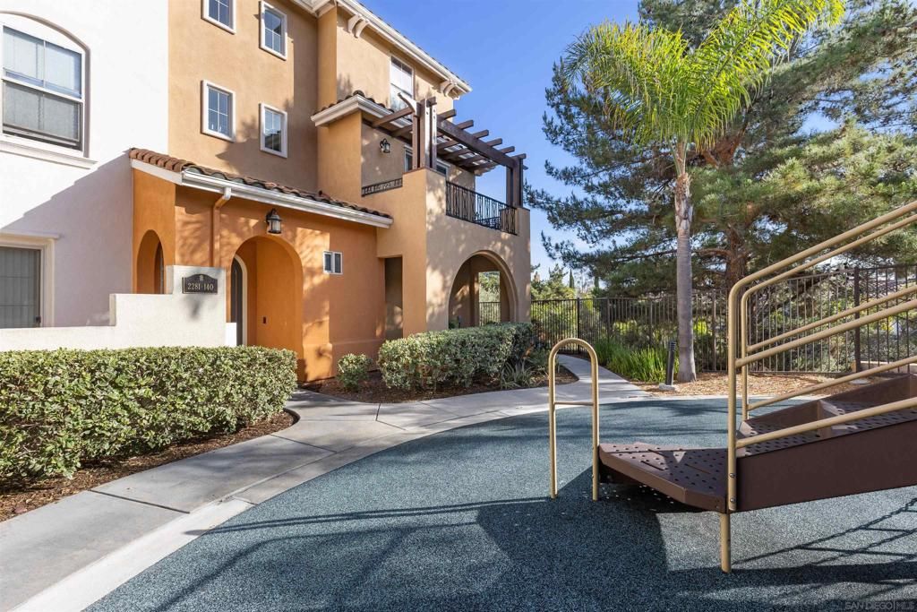 Image 33 of property listing at 2281 Huntington Point Rd 139, Chula Vista, CA 91914